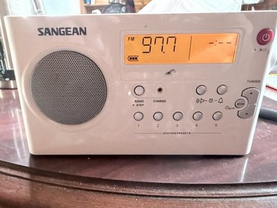 Sangean PR-D7 AM FM Digital Portable Radio Tested Works Clean White