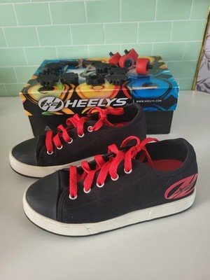 Heelys Fresh X2 Schuhe UK Größe 4 schwarz/rot mit Radausziehern und Fersenstopfen
