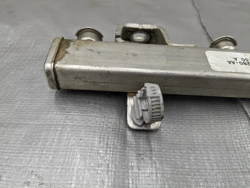 Mazda Mx-5 2006-2015 riel de combustible LFE3-13-150 06-15 Foto 2 de 4