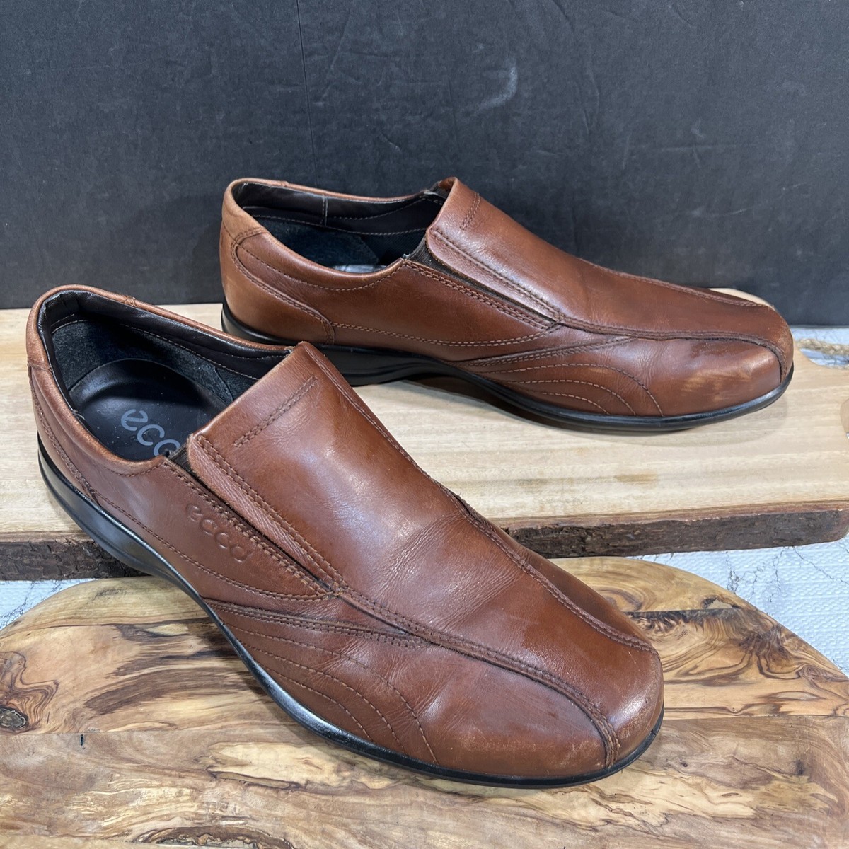 ECCO Helsinki Slip on Loafer Bike Toe Cocoa Brown Men display picture 3