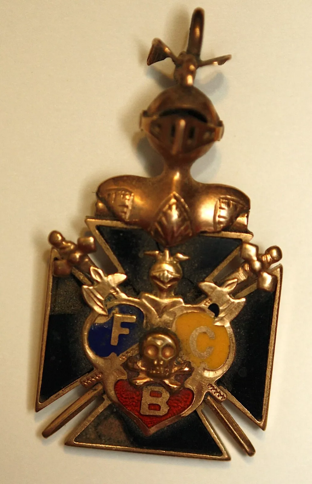 Pendentif 10K Maçonnique FCB Chevaliers de Pythie Loge Suprême 6,2 G 1/22/17 décerné