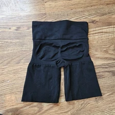 ASSETS by SPANX size Medium Shaping Mid-Thigh Shaper Shorts Black