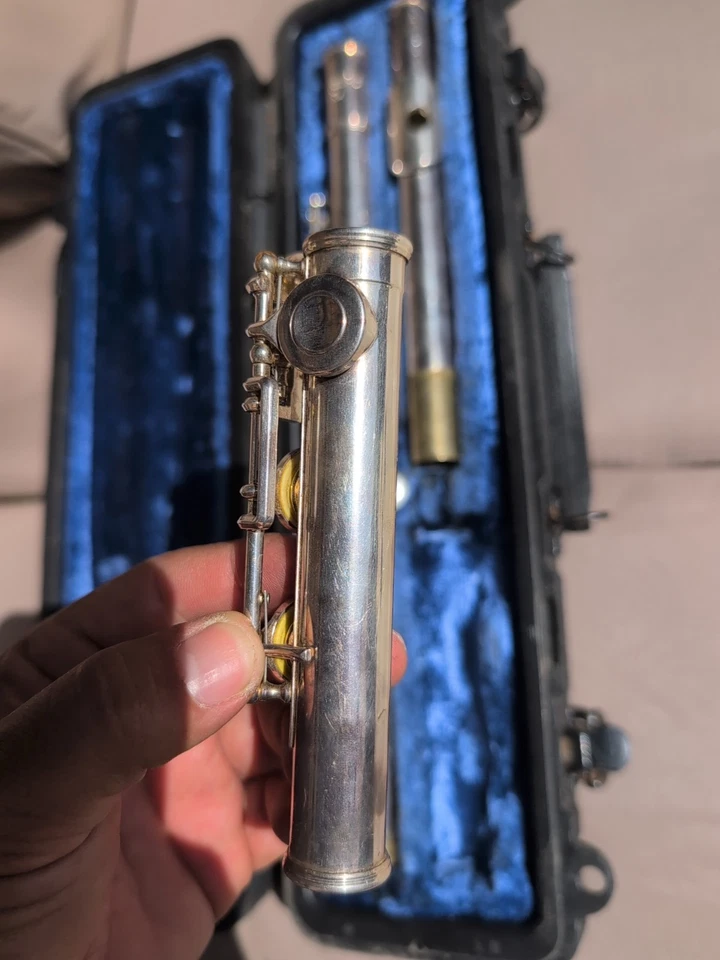 Flauta marca Selmer con estuche rígido. Hecho en USA Foto 4 de 4