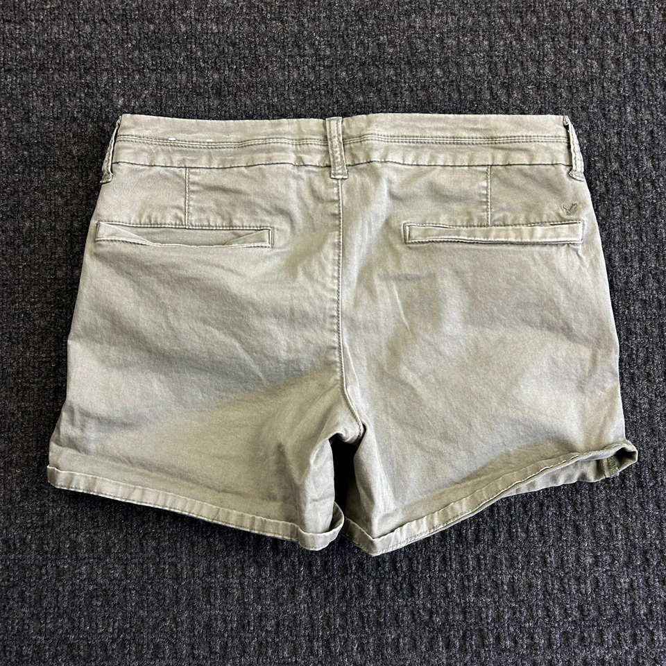 Bermuda chino vintage Y2K American Eagle midi 8 verde algemada cintura baixa - Imagem 2 de 4