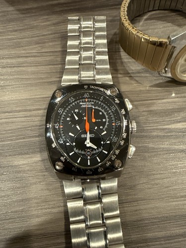 Seiko Sportura Kinetic Black 7L22A Silver Leather Strap Men Wrist Watch