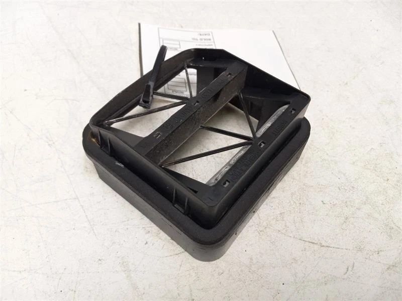 PARAGOLPES TRASERO VENTILACIÓN para Chevrolet Aveo 2010-2011 OEM 95971850 Foto 3 de 4