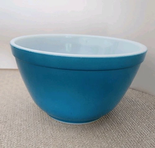 Vintage PYREX 401 Small Mixing Bowl 1-1/2 Pint Blue USA