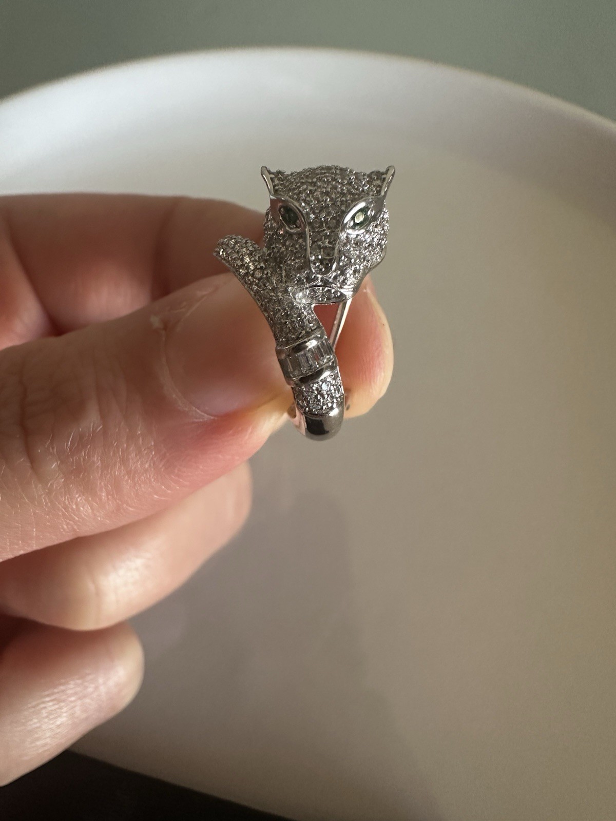 925 Earring, Head, Panther Silver 925 , And zirconia ￼Green Eye ￼ ￼