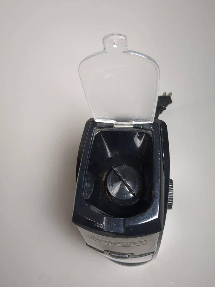 Molinillo de café eléctrico Molinillo de rebabas Black & Decker CBM210 acero inoxidable ajustable Foto 2 de 4