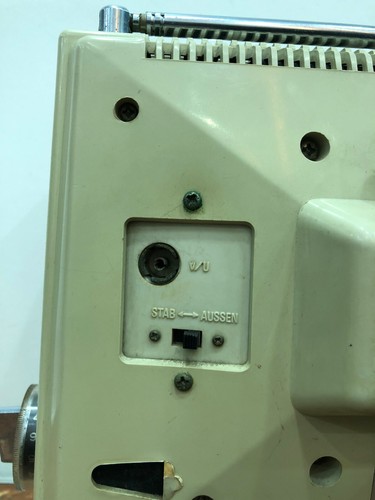 Crown 31 Vintage Transistor TV & FM/AM 2 Band Radio 9TV-304 - For Parts - Picture 9 of 24
