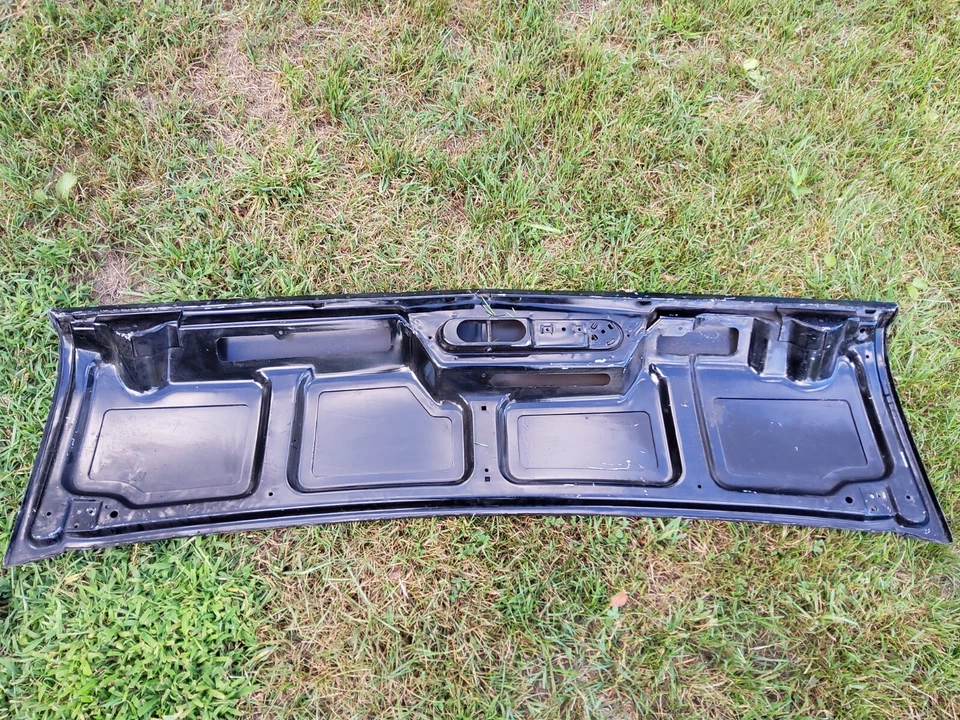 Capô de van Chevrolet G20 nunca foi instalado - Imagem 2 de 2