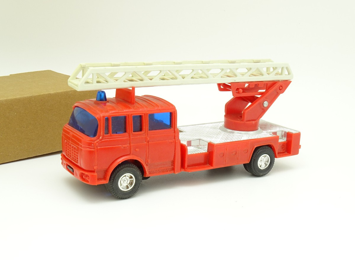 Berliet GBK Grande Echelle Magirus – Norev 1/43 – Pompiers Du Var