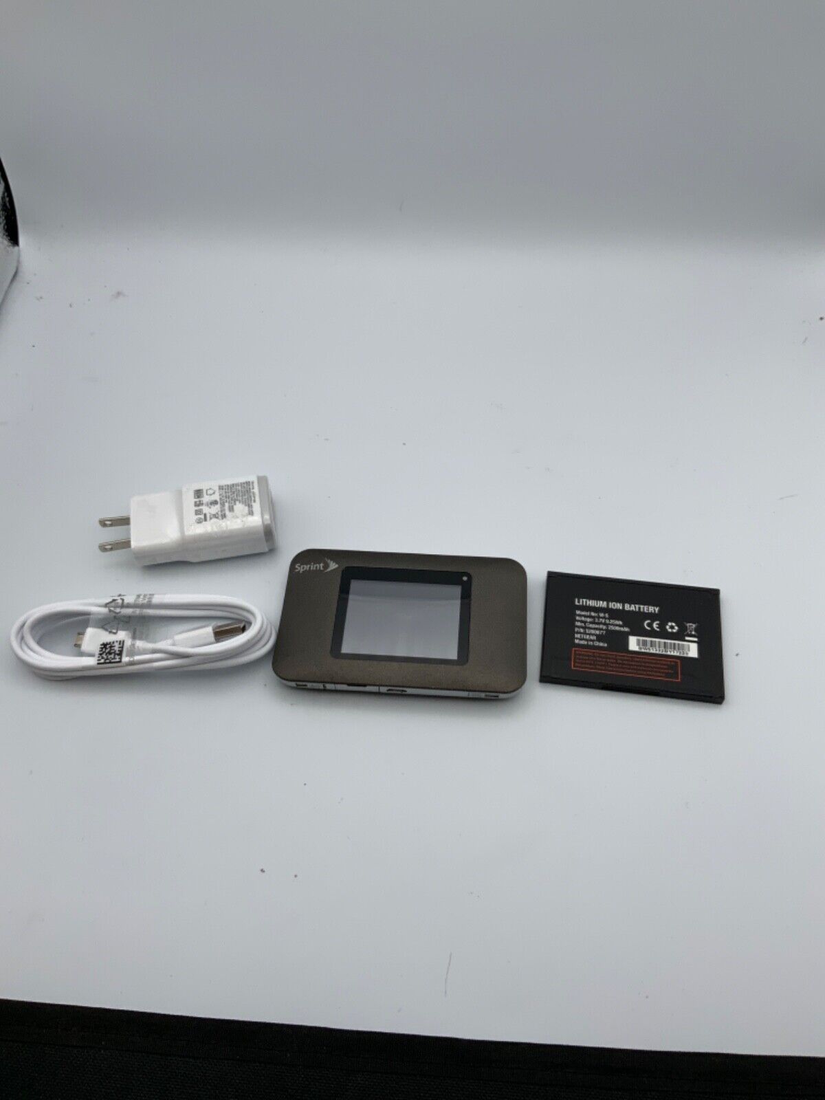 Sprint AC771 NETGEAR with charger and Lithium Ion Battery