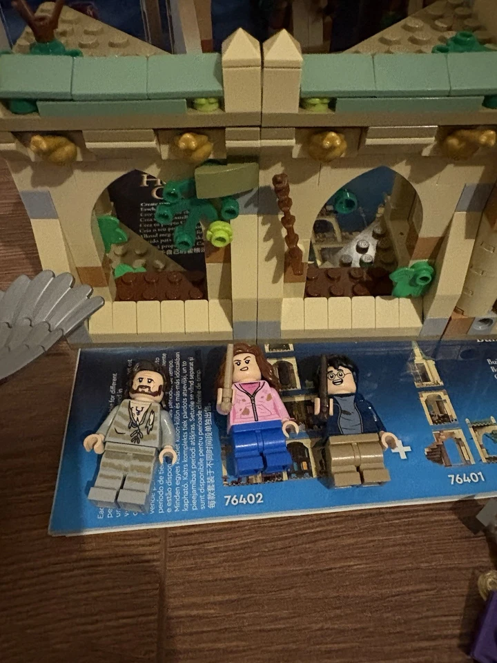 LEGO Harry Potter 76401 Hogwarts Courtyard: Sirius's Rescue, photo 2 of 5