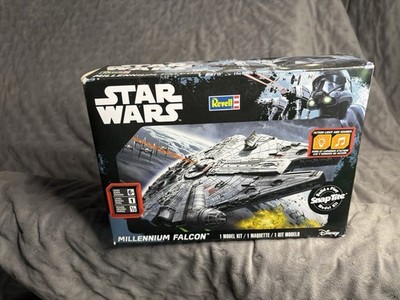 Millennium Falcon 2005 STAR WARS Revenge of the Sith MIB NEW