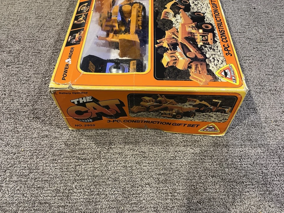 New Bright The Cat 3-pc Construction Set #2955  Power Dozer Dumper Loader Read!! - Image 2 of 4