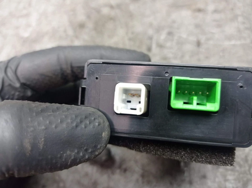 Centralina Allarme Rottura Vetro per Volvo V70 I (875, 876) 2.5 Tdi 9162948 - Immagine 4 di 4