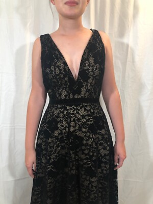 NEW $768 Tadashi Shoji Velvet Floral Black V-Neck Evening NEW $768 Tadashi Shoji Velvet Floral Black V-Neck Evening