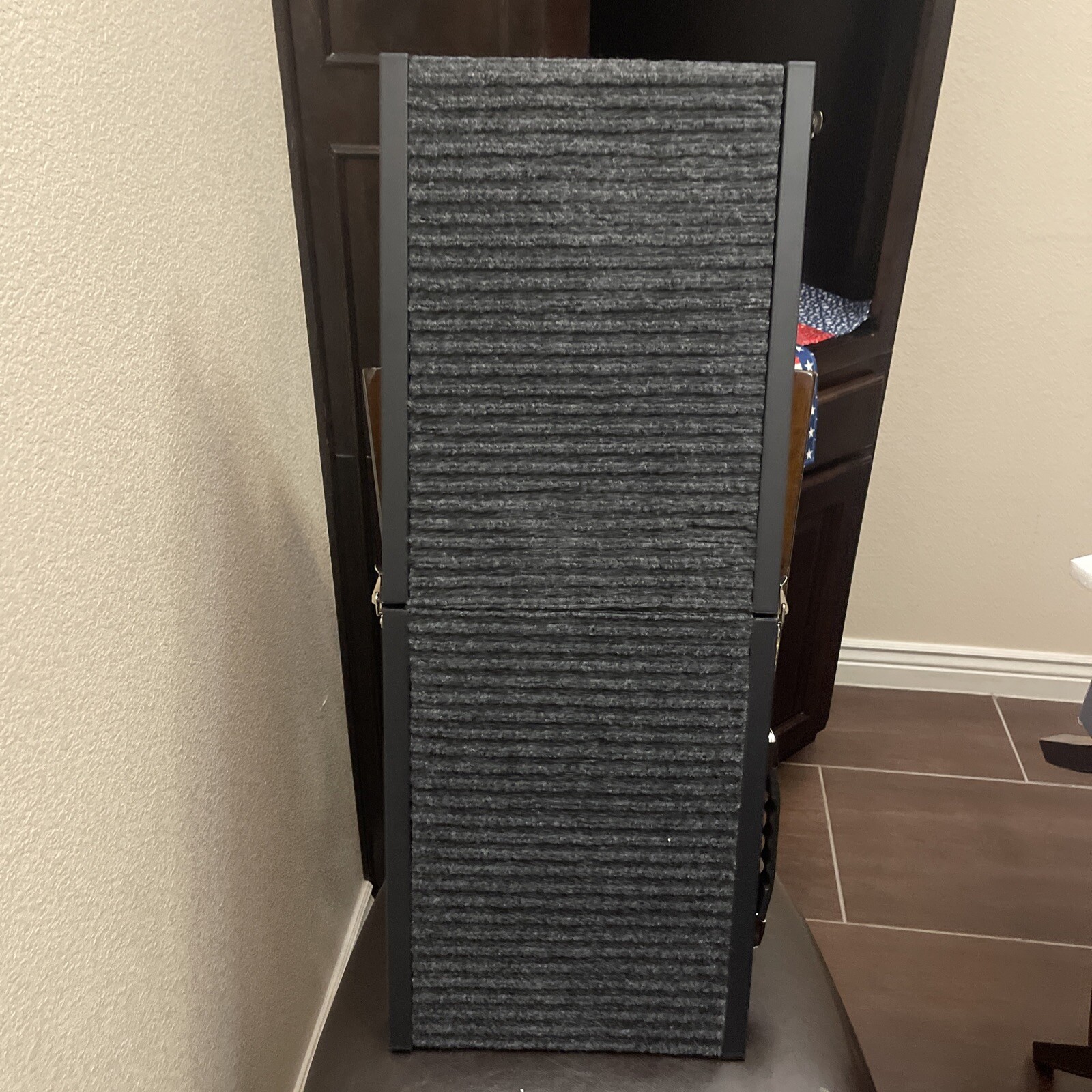 Dog Ramp, 32'' Long Portable Pet Stair Ramp with Non-Slip Rug Surface To 30lbs