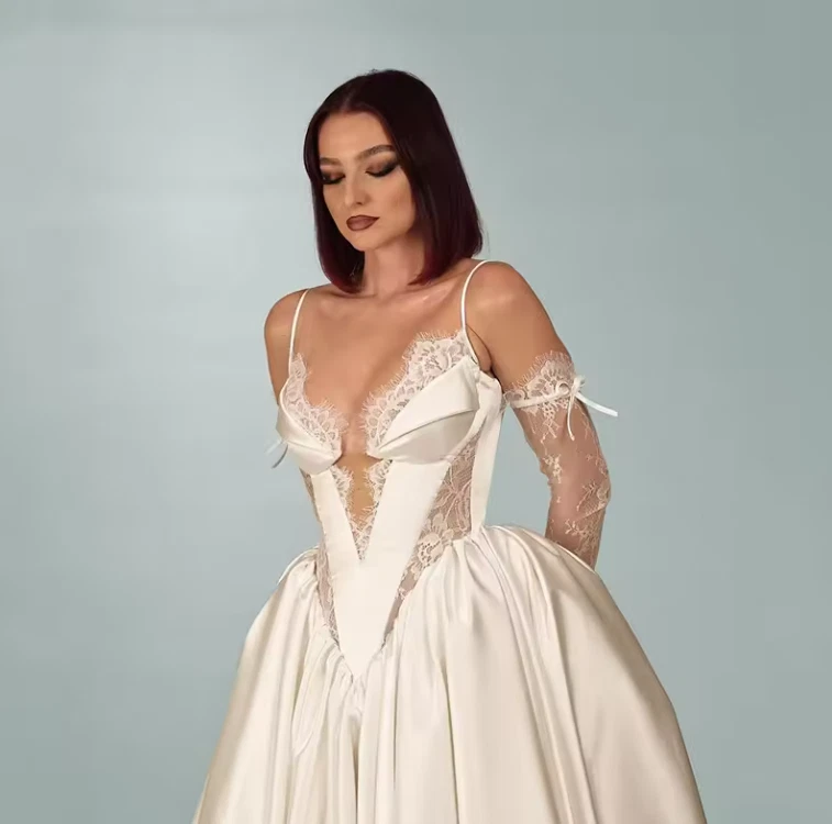 Vestidos de novia línea A novia espagueti tirantes princesa vestido de novia blanco Foto 3 de 4