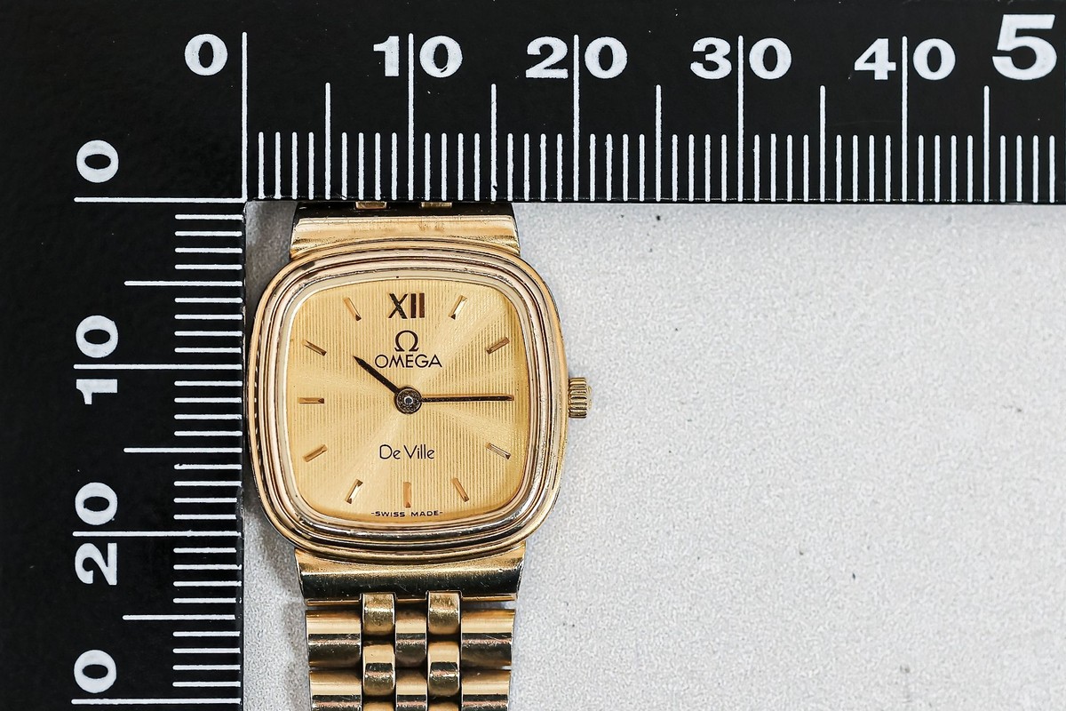 A*2様 10K RGP ゴールド オメガ　ヴィンテージ 10K RGP *NEAR MINT* Vintage 1984 OMEGA De Ville Cal.1375 Quartz