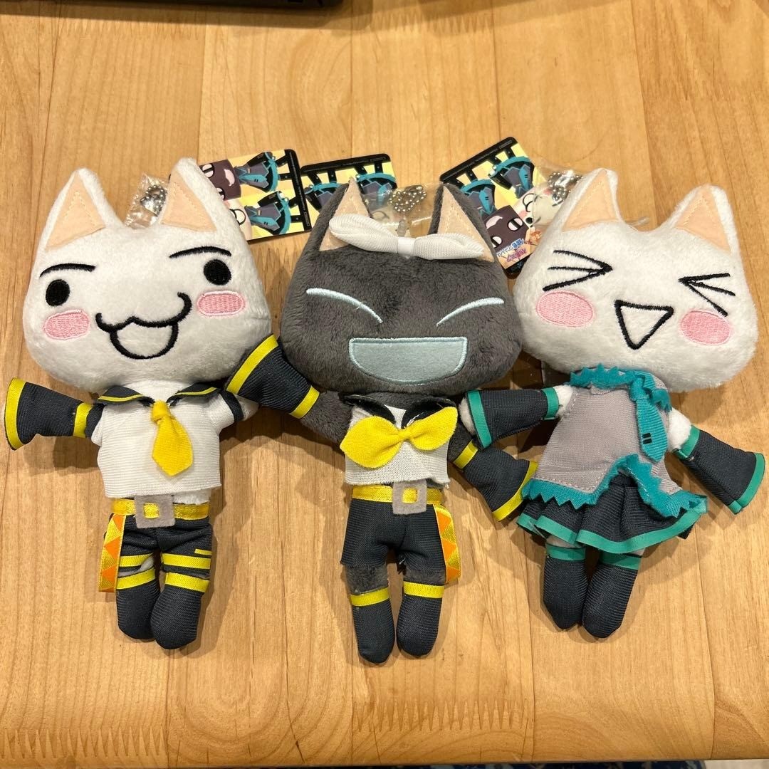 Doko Demo Issyo x VOCALOID 2010 Plush Mascot Toro Kuro Hatsune