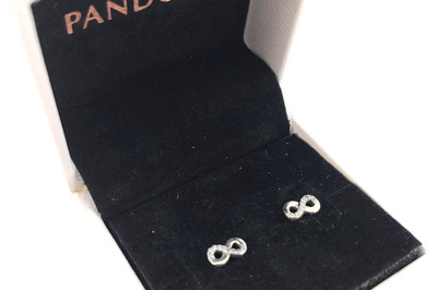 New Authentic Pandora Infinite Love Stud 290695CZ earring