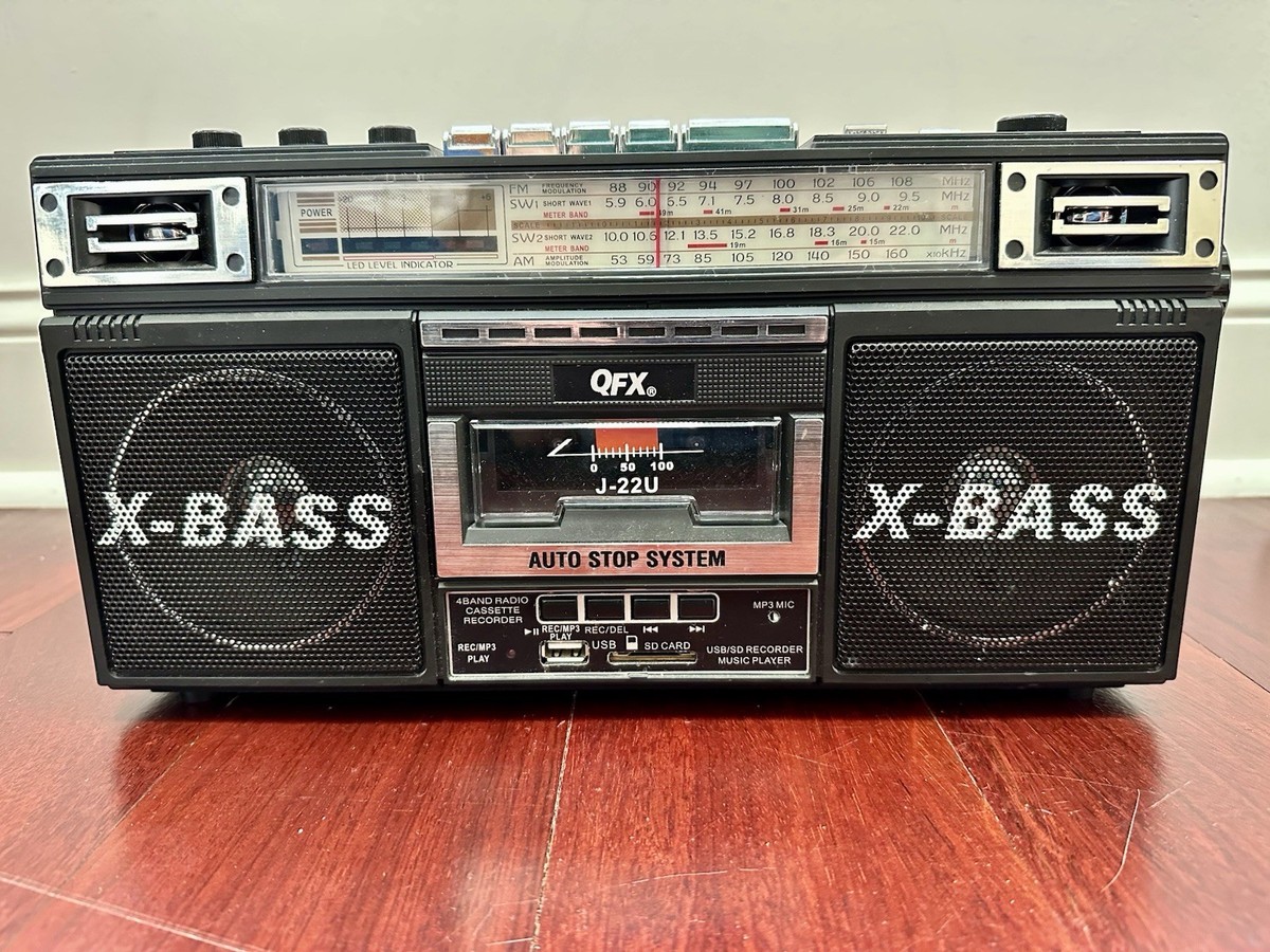 QFX J-22U AM FM SW1 SW2 4-Band Radio X Bass Cassette Boom Box
