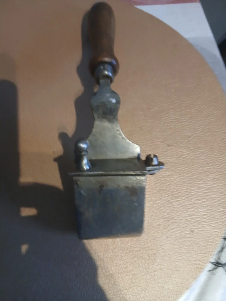 exceptionnel fer a repasser les cols tres anciens - Photo 2/4