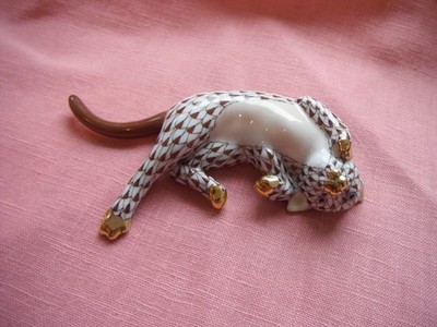 HEREND CHOCOLATE FISHNET CAT FIGURINE-SPRAWLING & PLAYFUL--Without Flaws!!