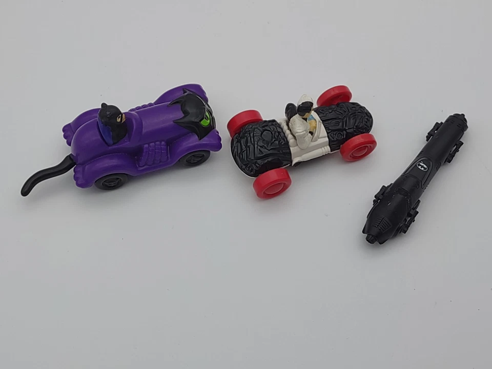 Lote de 7 figuras Kenner años 90 DC 3 vehículos batmisil motociclista callejero cazador presa juguete Foto 3 de 4
