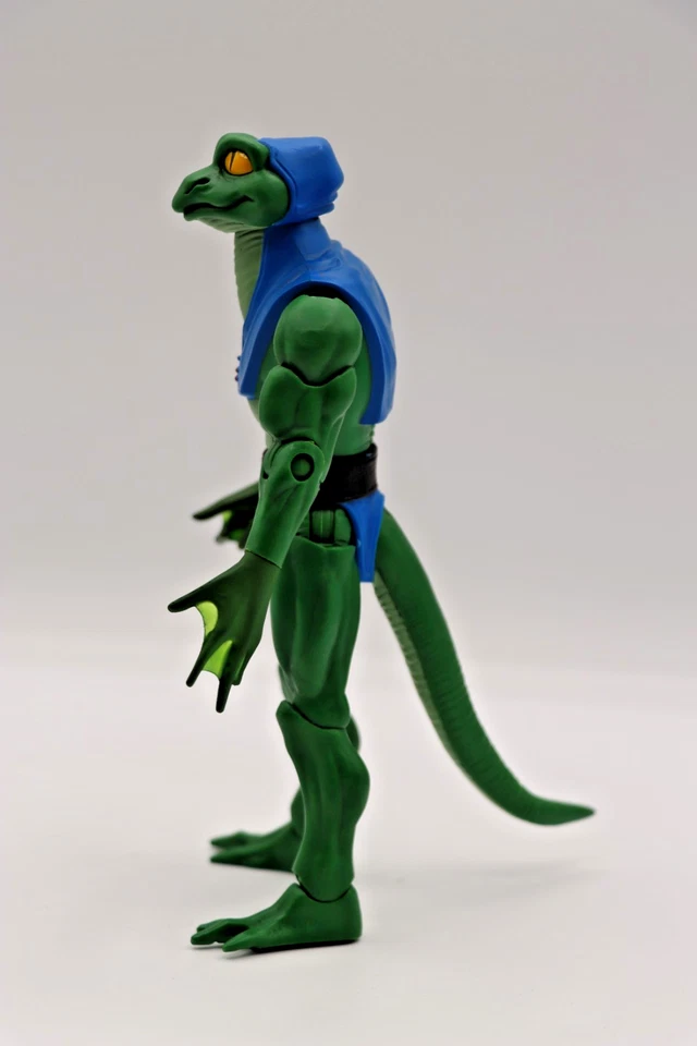 Figura de acción Lizard Man Mattel con espada MOTUC Masters of the Universe Classics Foto 4 de 4