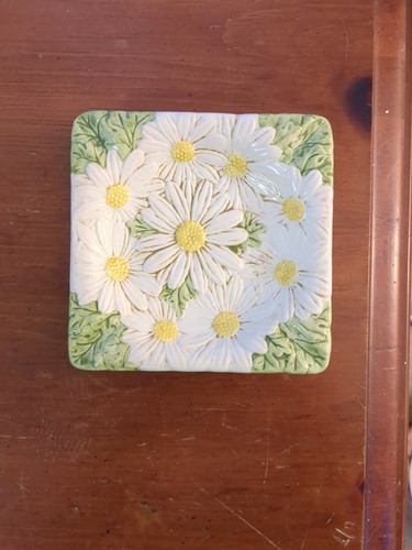 Vintage Metlox Poppytrail Sculptured Daisy Flower Ashtray 5” Square - Picture 5 of 5