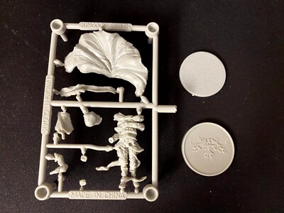 Kingdom Death: Monster - Naked Forbidden Bundle - Twilight Cloak - Miniature