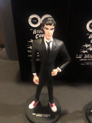 The OC Atomic County Maquette Action Figures Comic Con 2006 DC
