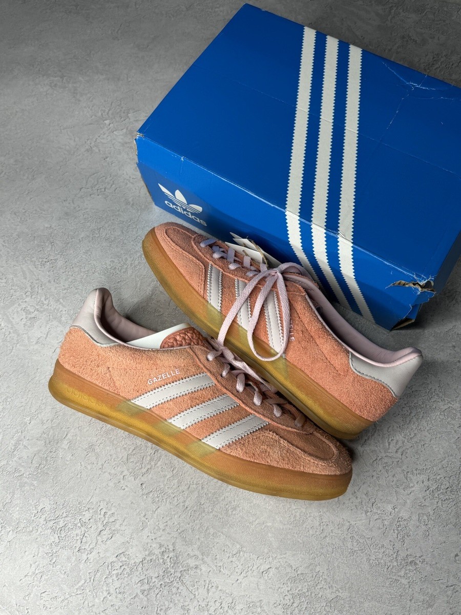 スニーカー adidas INDOOR GAZELLE SNEAKER (IE2946_WONCLA/CLPINK/GUM3) adidas Gazelle Indoor Shoes - Red | Free Shipping with