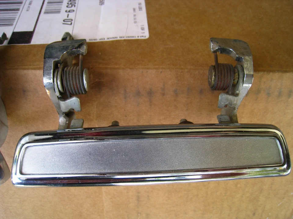 Ford Gran Torino 1972-1976 manijas de puerta derecha e izquierda OEM Foto 3 de 4