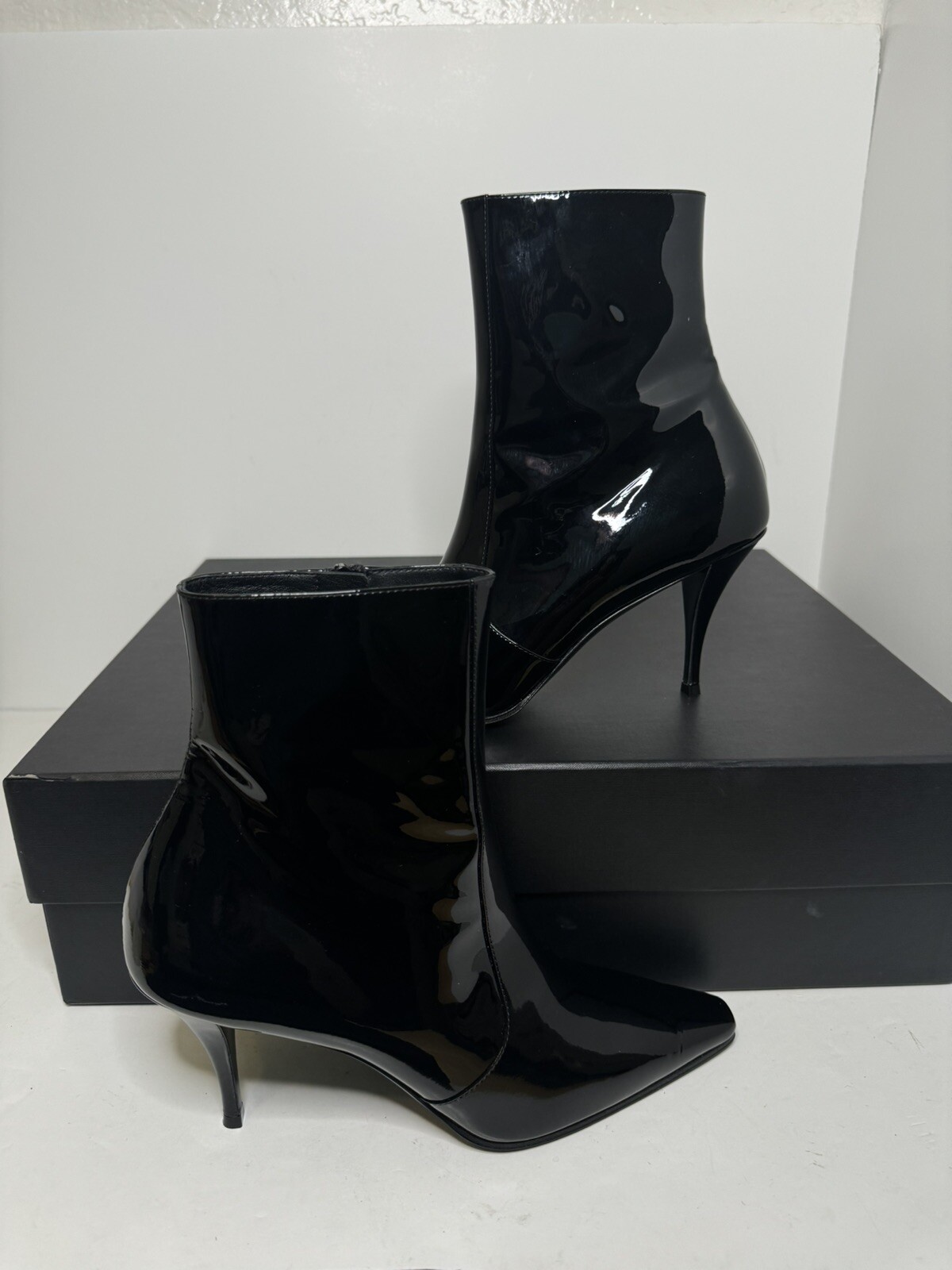 ($1490 vendita al dettaglio) Saint Laurent Paris Ziggy 90 stivaletto con cerniera nero vernice pelle