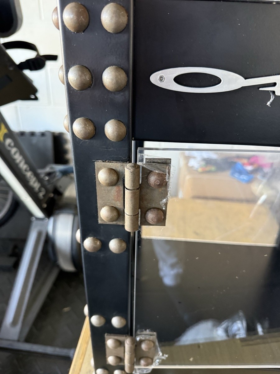 OAKLEY オークリー 公式ディスプレイケース Oakley Stretchline X Metal Countertop Display Case | eBay