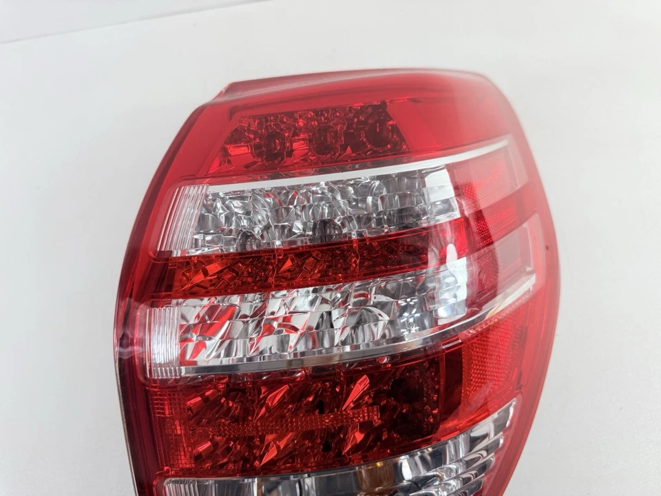 Luz trasera Toyota RAV4 2009-2012 luz trasera lado derecho pasajero exterior EM Foto 4 de 4