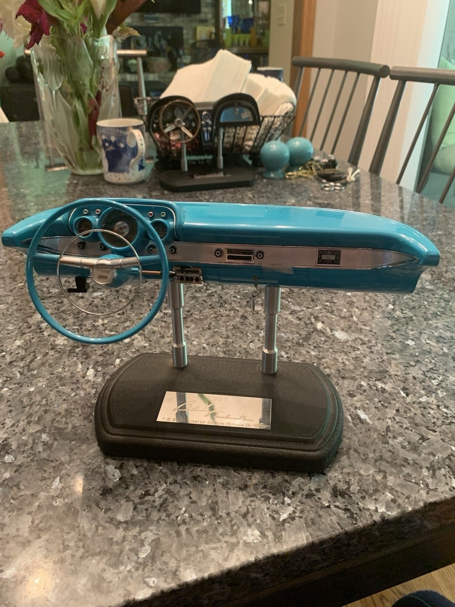 ミニカー 1957 BEL AIR 1/6 scale dashboard replica 1957 Bel Air 1/6 scale Desktop Dashboard Replica, GMP, die