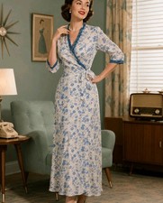 Vintage Womens M Wrap House Robe Blue White Floral Adjustable Tie Waist