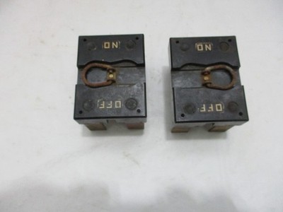27155-4 Fuse Holder Pullout No Center Pins Unknown Maker Lot Of 2