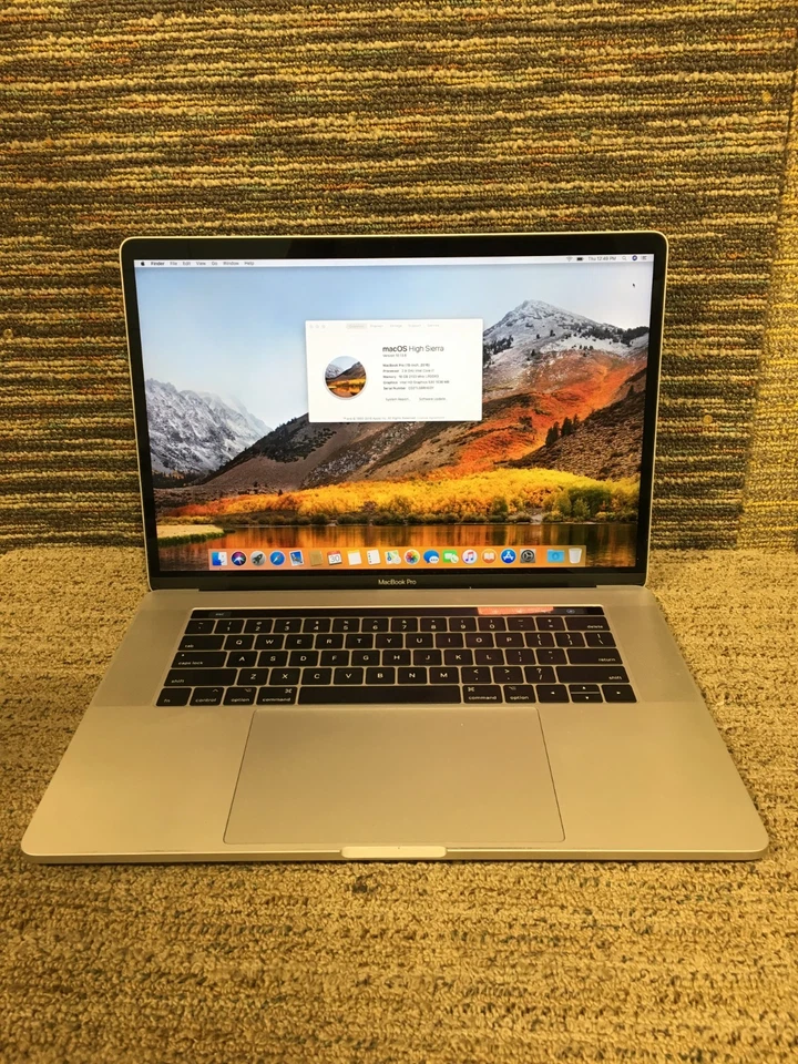 Apple MacBook Pro A1707 Intel Core i7-6920HQ@2.90GHz,16GB ram 2TB Nvme )  . - Image 2 of 4