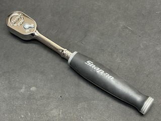 NICE! Snap On GREY/BLACK 1/4” Drive Soft Cushion Grip Long Ratchet THL72