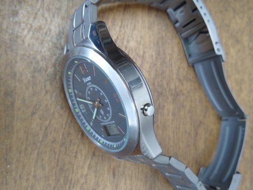 Stauer Titanium Atomic Radio Controlled Watch 15442 Wristwatch - 第 8/8 張圖片