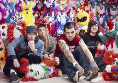 Kleines A6 Fall Out Boy Poster (nagelneu)
