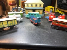 VINTAGE O GAUGE HORNBY MECANNO PARIS LOCO & 7 CARS INCLUDES WINE & CRANE CARS