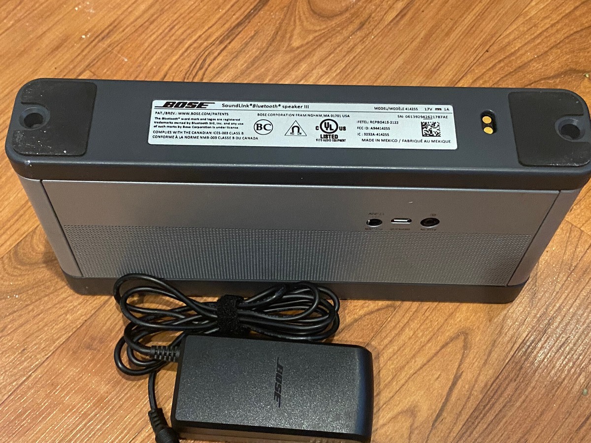 Bose Soundlink III Bluetooth Speaker - Silver -W Original Adapter