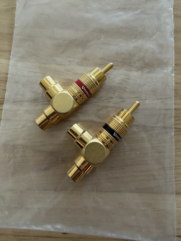 VAMPIRE WIRE GOLD PLATED Y  SERIES 2 RCA  FEMALE TO SINGLE MALE RCA CONNECTORS